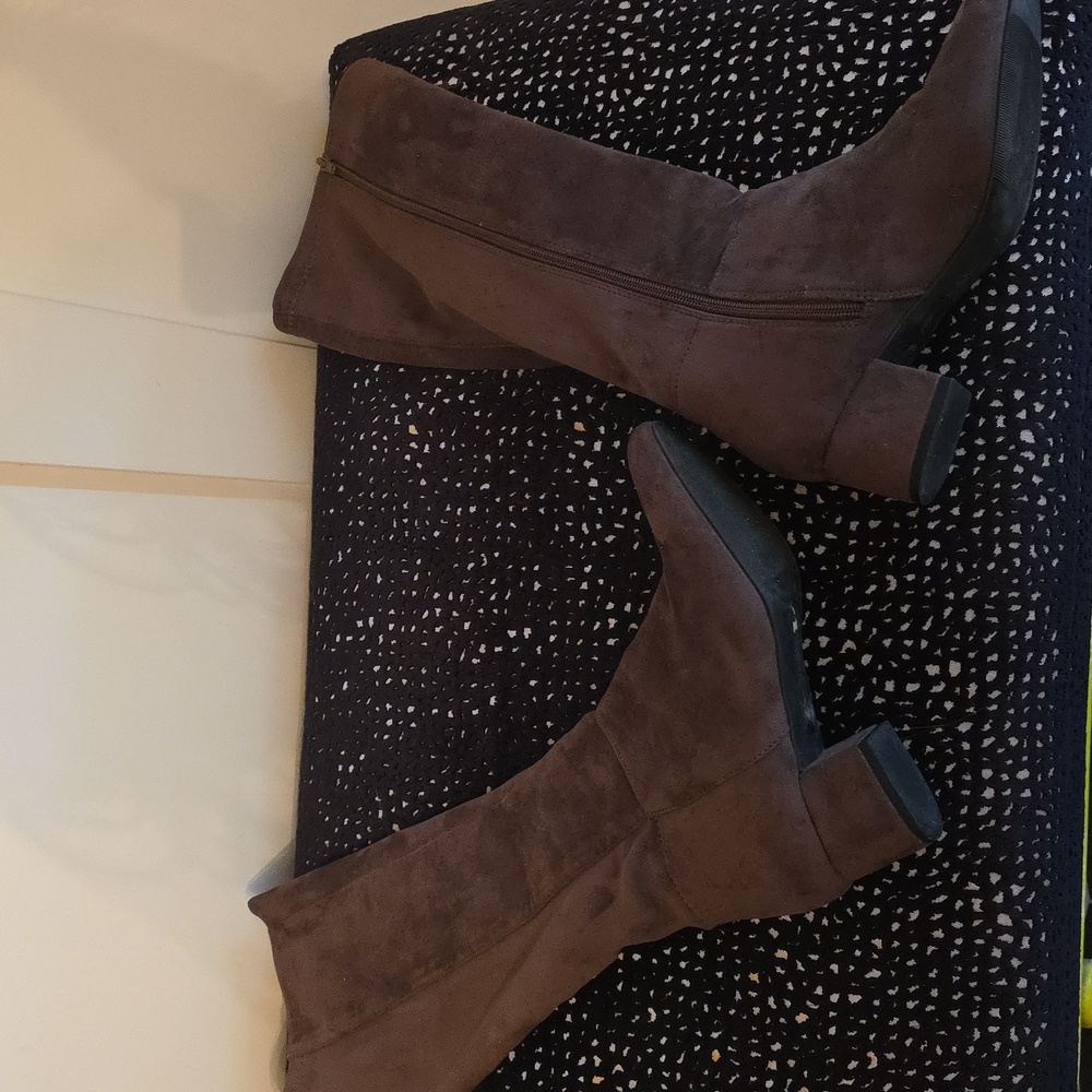 Women's Brown Suede Mid-Calf Heeled Boots